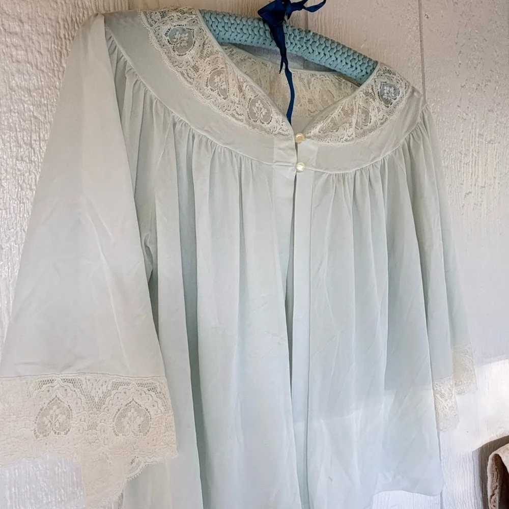 Vintage Lace Blue Cape Fits S-M-L - Picture 3 of 11